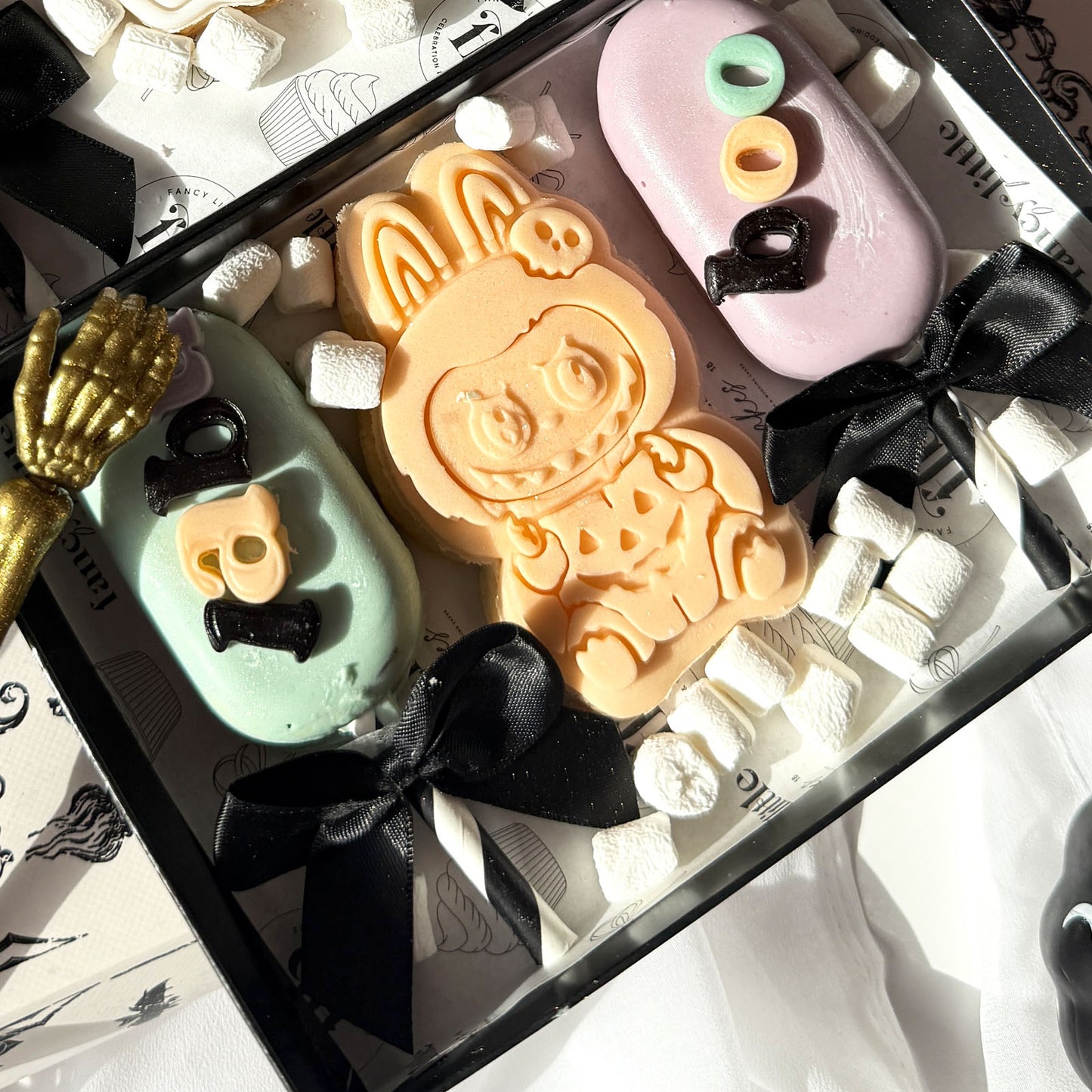 Halloween LabuBOO mini treat Box