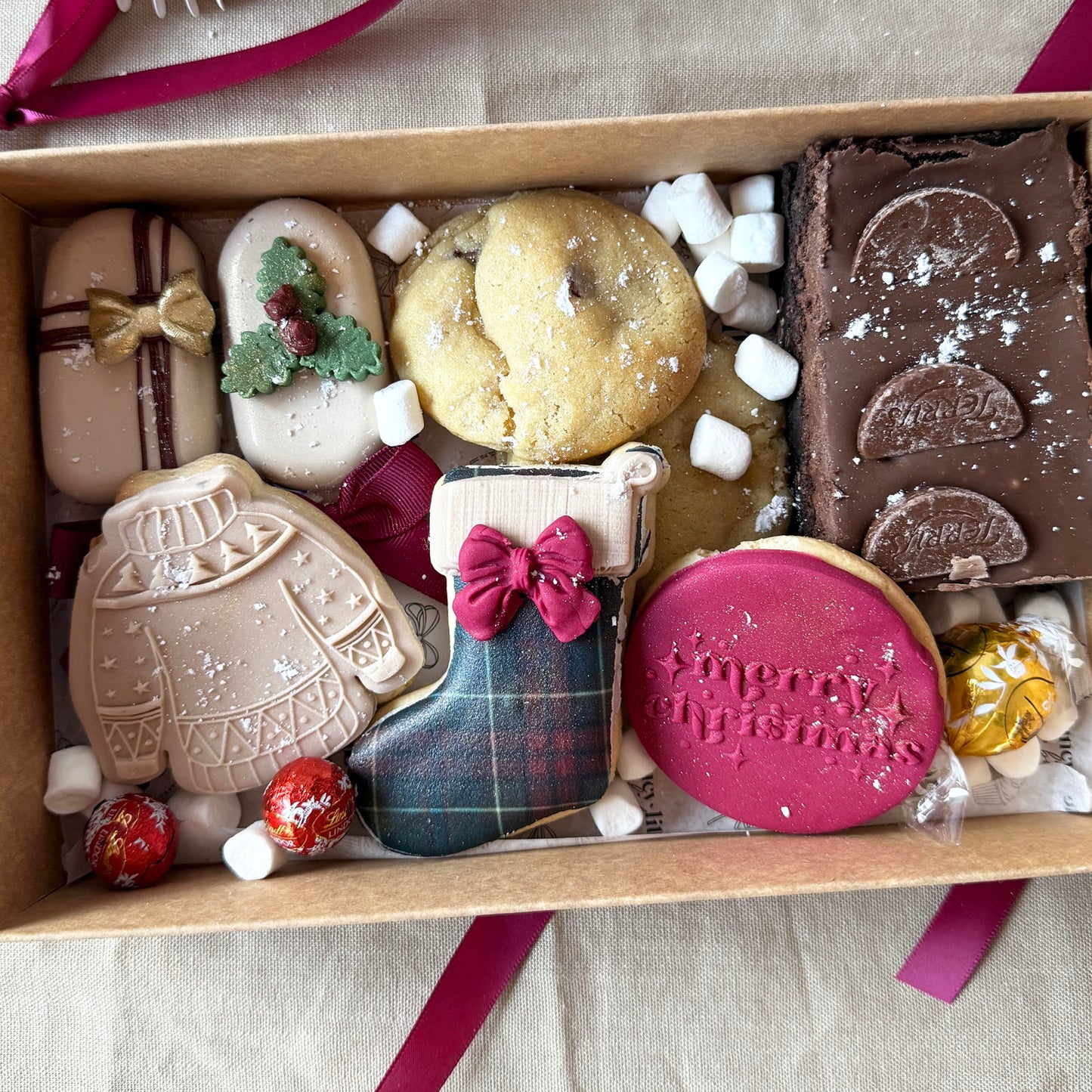 Christmas 25 Medium Gift Box